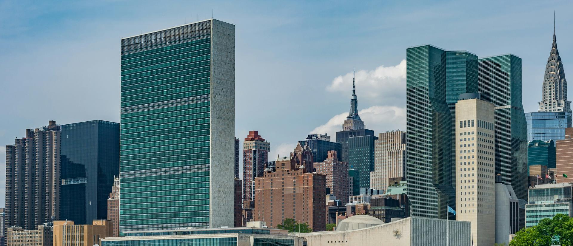 NYC skyline with UN building in foreground
